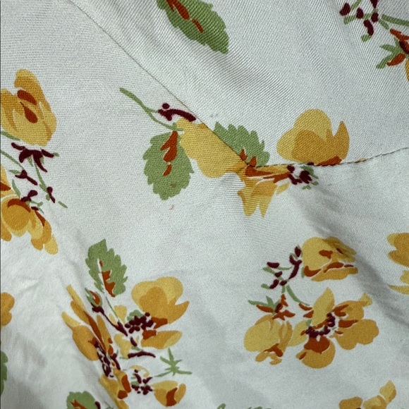 Doen Dianne Dress in Amber Frolicking Floral - Picture 14 of 15